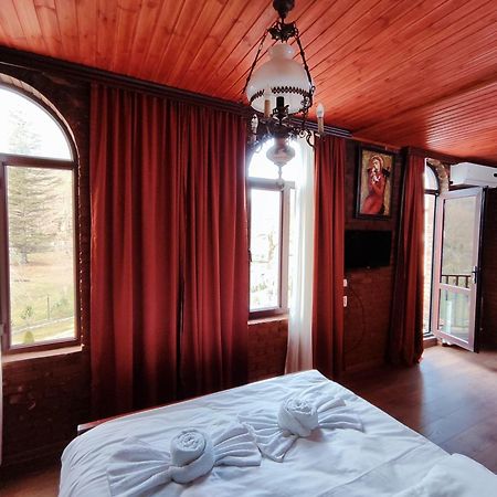Chateau Chikovani Hotel Gordi Eksteriør billede