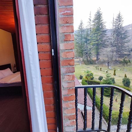 Chateau Chikovani Hotel Gordi Eksteriør billede