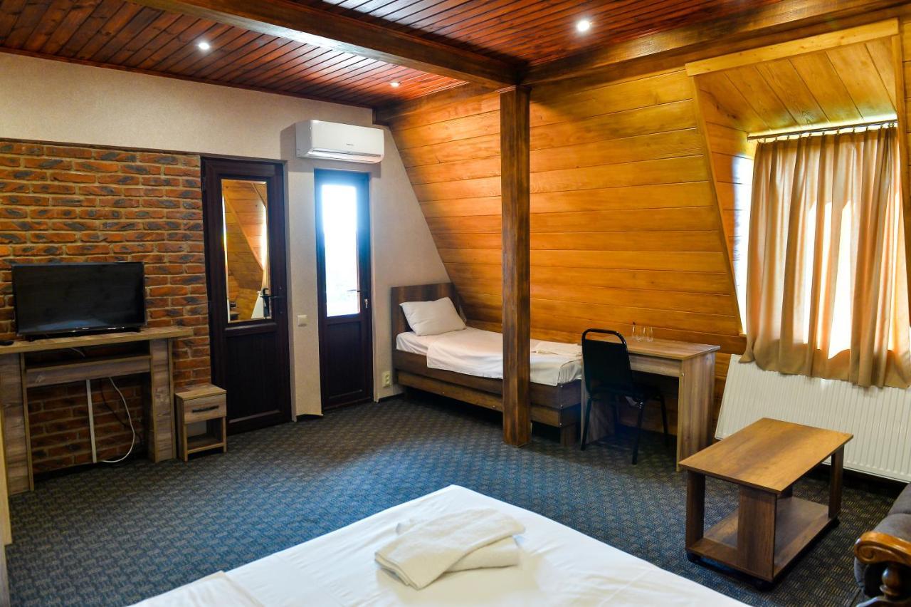 Chateau Chikovani Hotel Gordi Eksteriør billede
