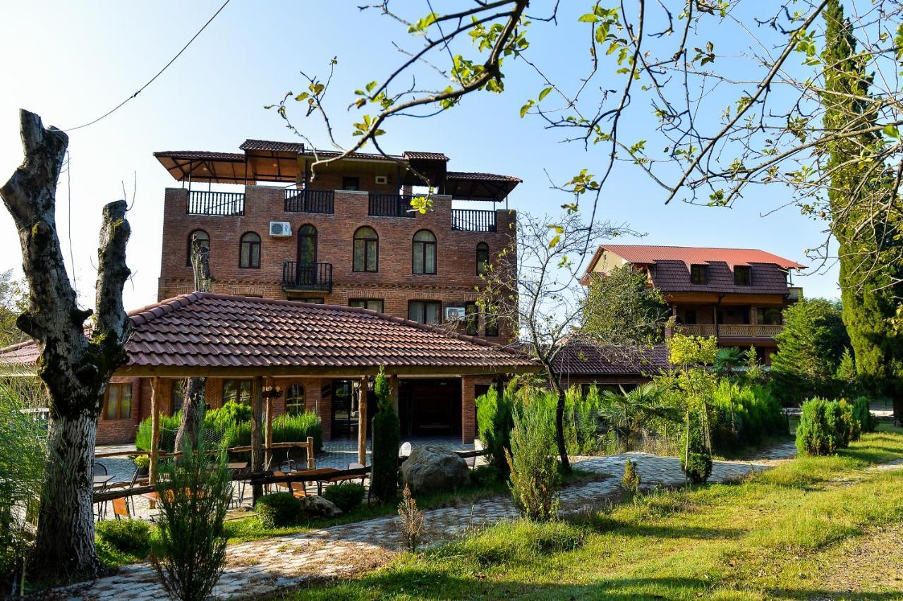 Chateau Chikovani Hotel Gordi Eksteriør billede