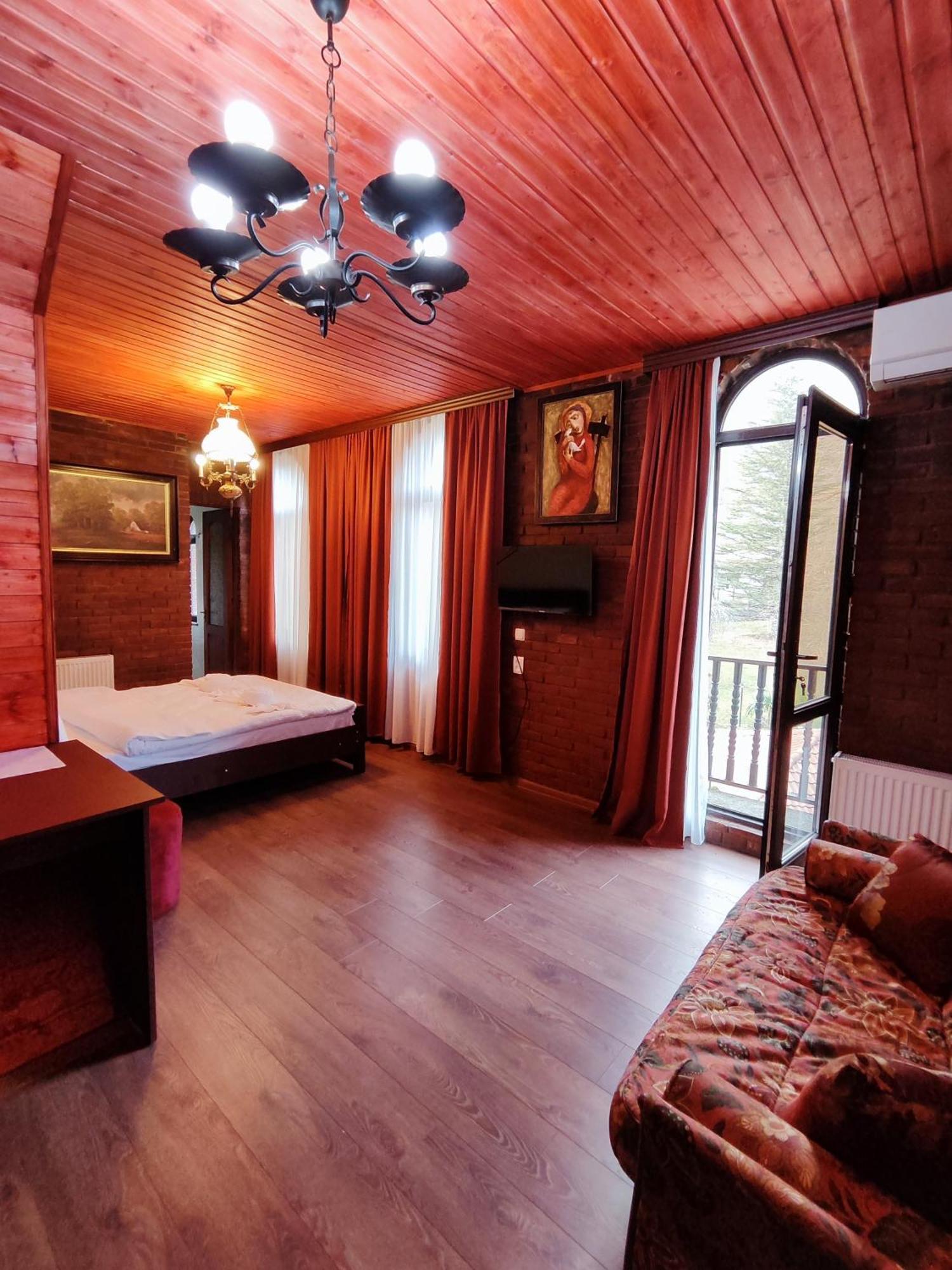 Chateau Chikovani Hotel Gordi Eksteriør billede