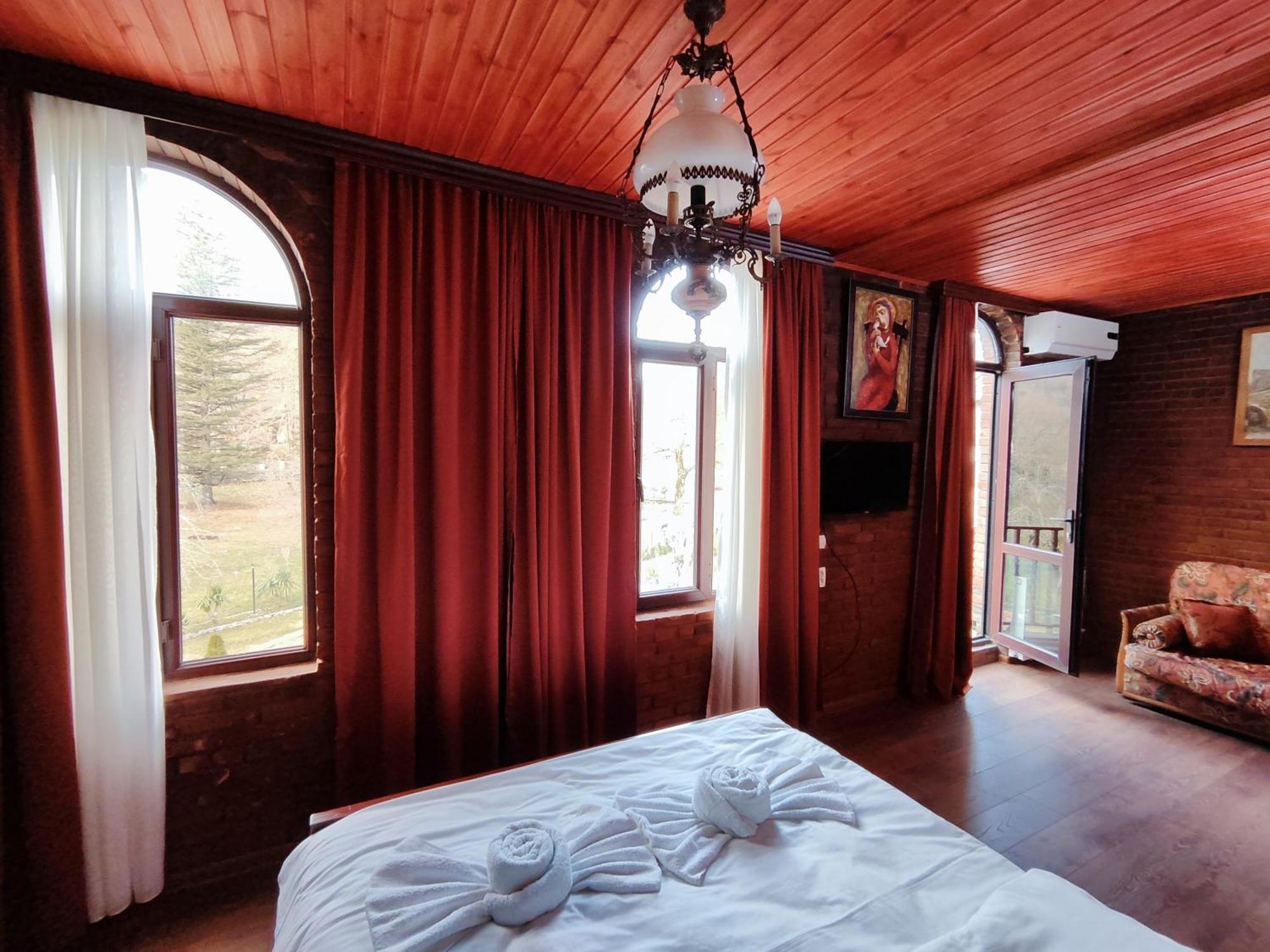 Chateau Chikovani Hotel Gordi Eksteriør billede