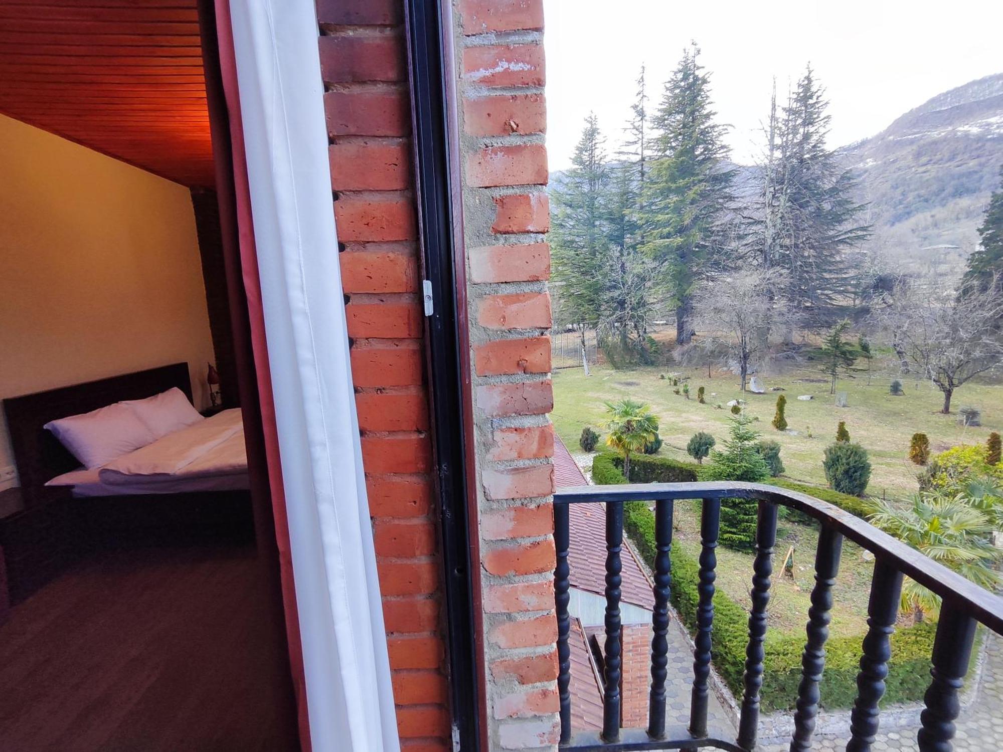 Chateau Chikovani Hotel Gordi Eksteriør billede