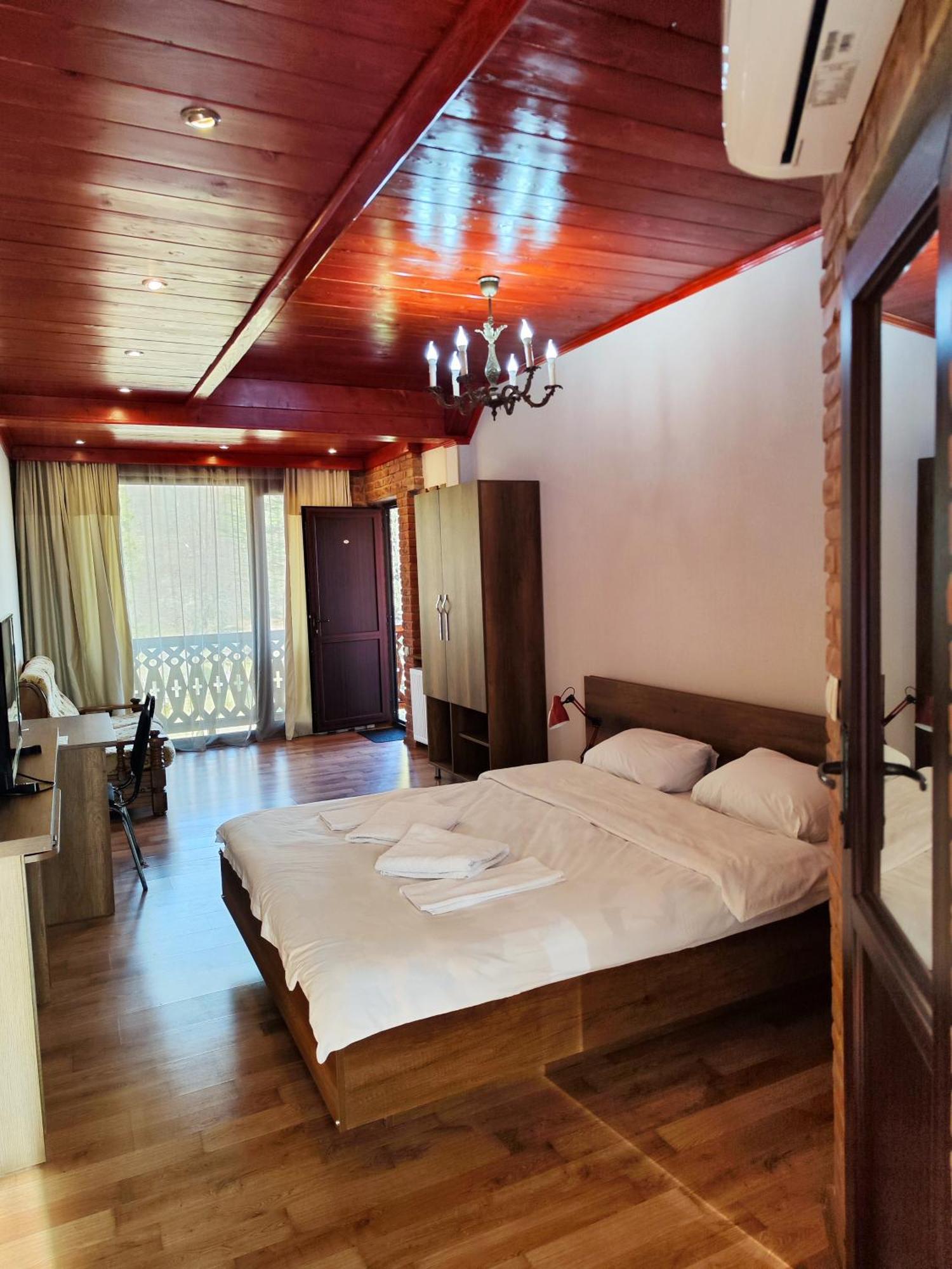 Chateau Chikovani Hotel Gordi Eksteriør billede