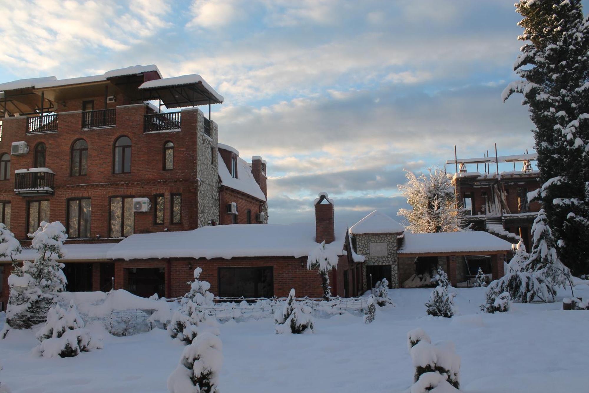 Chateau Chikovani Hotel Gordi Eksteriør billede