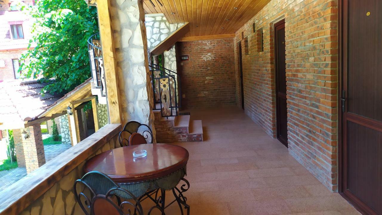 Chateau Chikovani Hotel Gordi Eksteriør billede